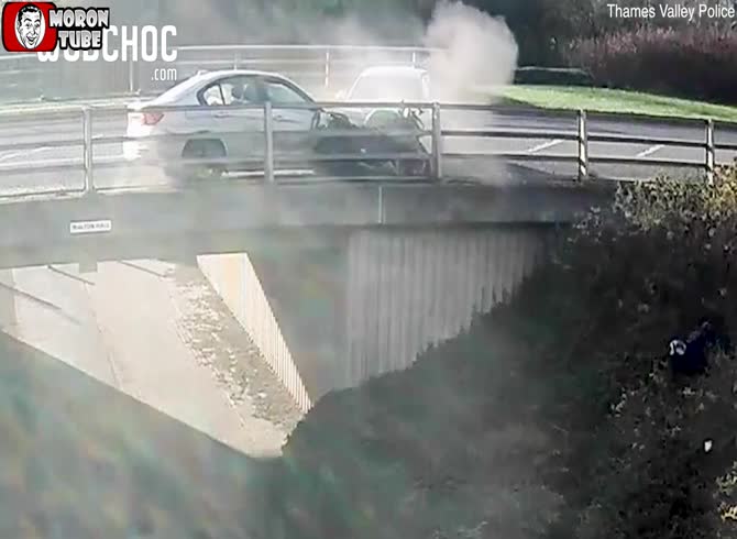 Video :A biker is struck during a road rage and flies into the air